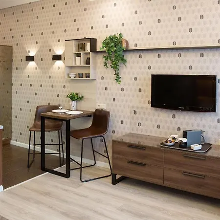 Garden Apartment *